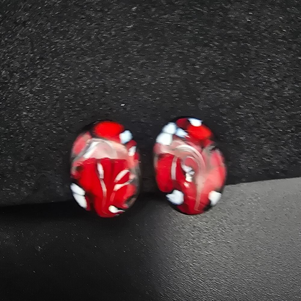Red White Swirled Enamel Clip On Earrings Oval Vintage Costume Jewelry - Picture 4 of 5